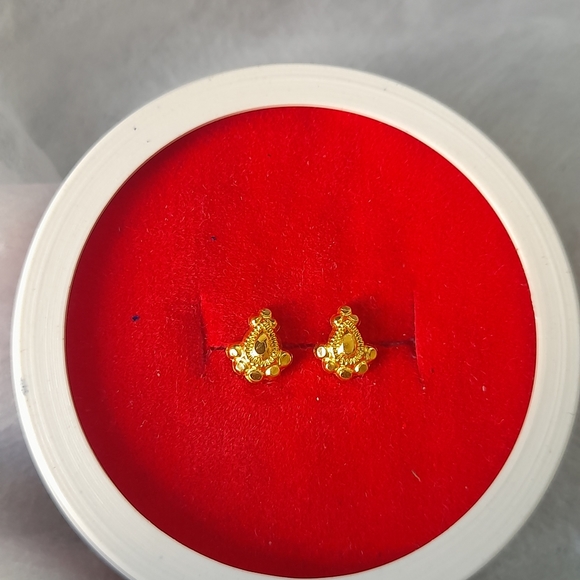 Beautiful combo 2pairs studs - Picture 9 of 16